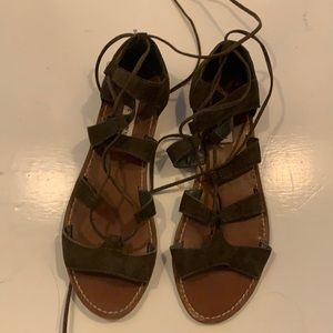 Woman’s Steve Madden sandal